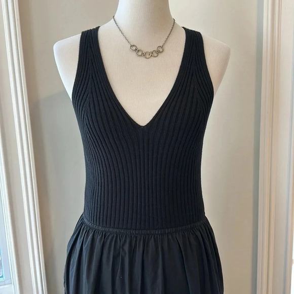 Evereve Arya Rib Knit V-neck Tank w/flowy, ruffle tier dress, Medium, Like new - Picture 4 of 9